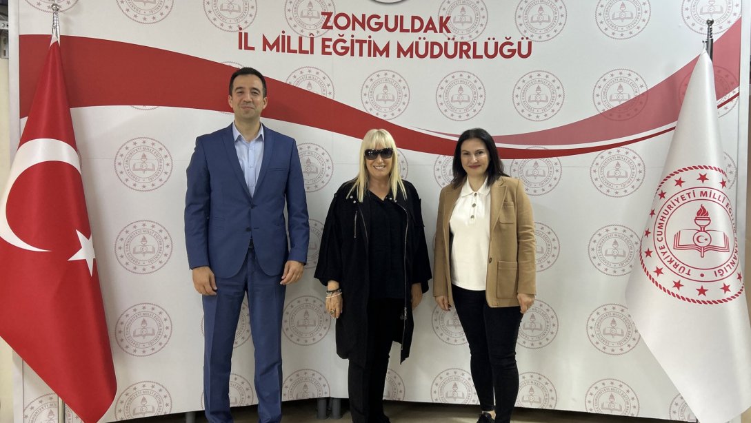 Zonguldak Eren Enerji İnsan Kaynakları Müdürü Emre Erden, İl Milli Eğitim Müdürümüz Züleyha Aldoğan'a ziyarette bulundular.