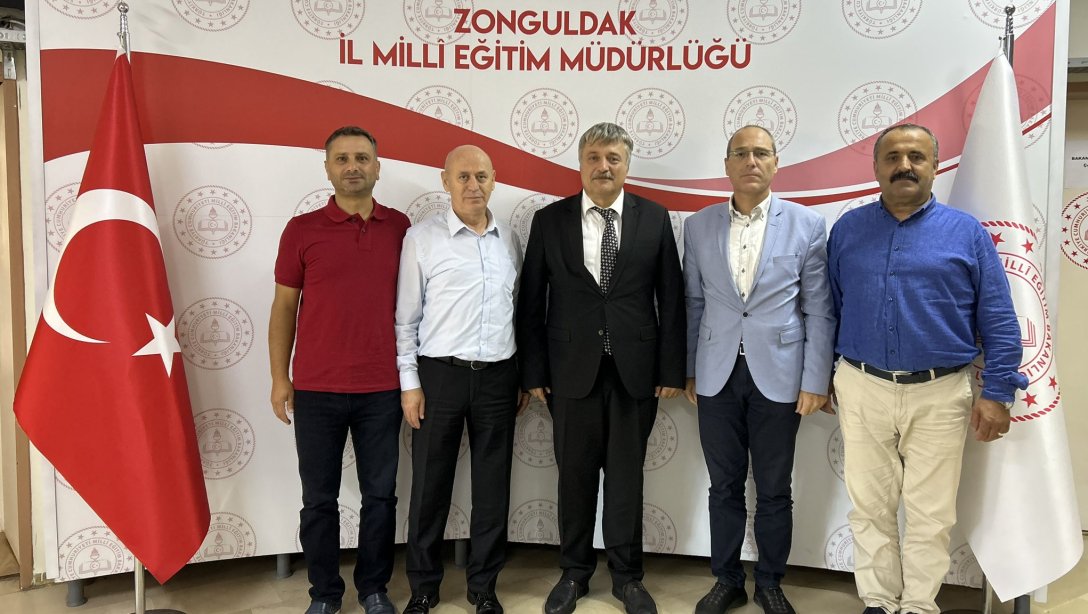 Türkiye Kamu Çalışanları Vakfı (TÜRKAV) Zonguldak Şube Başkanı İbrahim Açıkgöz ve yönetim kurulu üyeleri, İl Milli Eğitim Müdürümüz Sn. Osman Bozkan'ı Ziyareti