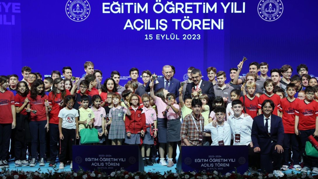 İl Millî Eğitim Müdürümüz Sn.Osman Bozkan, Cumhurbaşkanımız Sayın Recep Tayyip Erdoğan'ın teşrifleriyle İl ve İlçe Müdürlerinin katılımıyla düzenlenen 2023-2024 Eğitim Öğretim Yılı Açılış Programı'na katıldı.