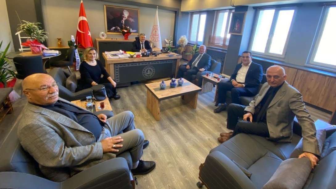Zonguldak Eski Valisi Sayın Yavuz ERKMEN ve beraberindeki heyet, İl Millî Eğitim Müdürümüz Sayın Osman BOZKAN'a yeni görevine başlaması dolayısıyla hayırlı olsun ziyaretinde bulundular