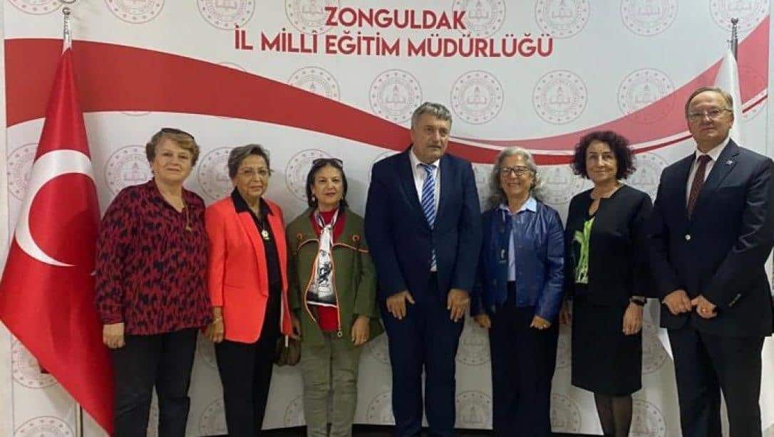 Atatürk Düşünce Derneği Zonguldak Şube Başkanı Zeynep YÜKSEL ÜNAL ve Yönetim Kurulu Üyeleri,İl Millî Eğitim Müdürümüz Sayın Osman BOZKAN'a nezaket ziyaretinde bulundular