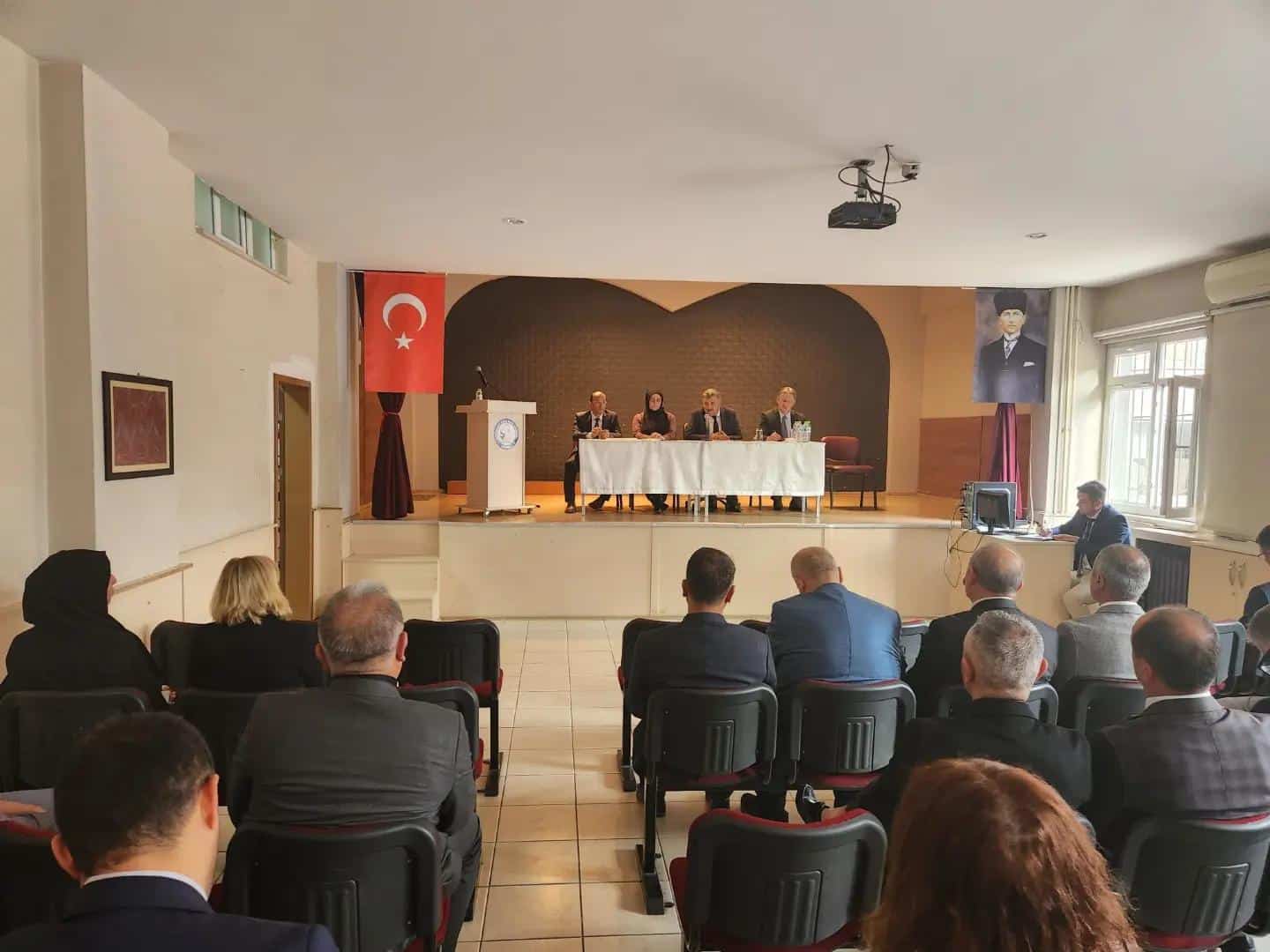 İl Millî Eğitim Müdürümüz Sayın Osman BOZKAN'ın Başkanlığında Zonguldak Kilimli Okul ve Kurum Müdürlerimizin Katılımı İle Toplantı Gerçekleştirildi