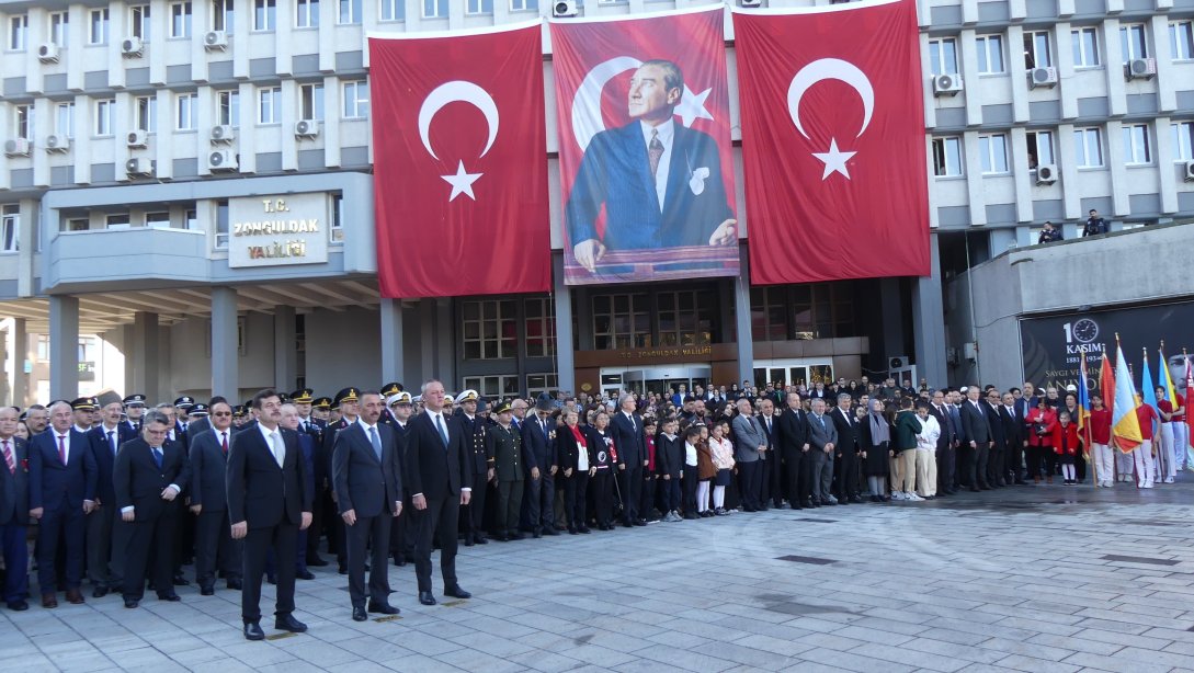 Cumhuriyetimizin Kurucusu Gazi Mustafa Kemal Atatürk'ün aramızdan ayrılışının 85.yıl dönümü münasebetiyle Çelenk Sunma Töreni düzenlendi