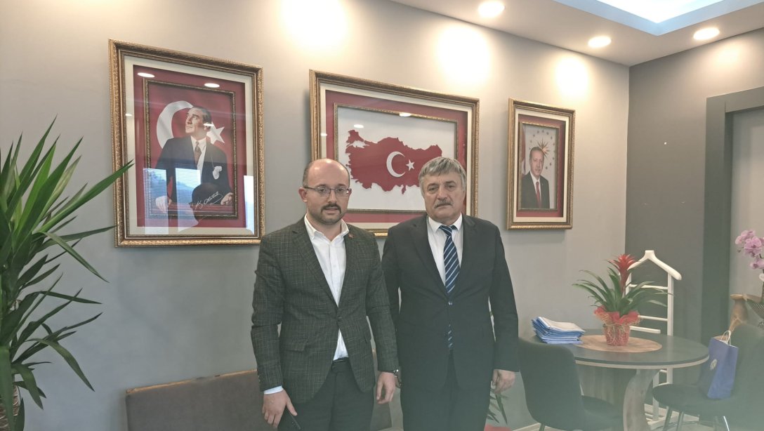 Karabüklüler Derneği Başkanı Serdal ACAR, İl Millî Eğitim Müdürümüz Sayın Osman BOZKAN'a Nezaket Ziyaretinde Bulundular