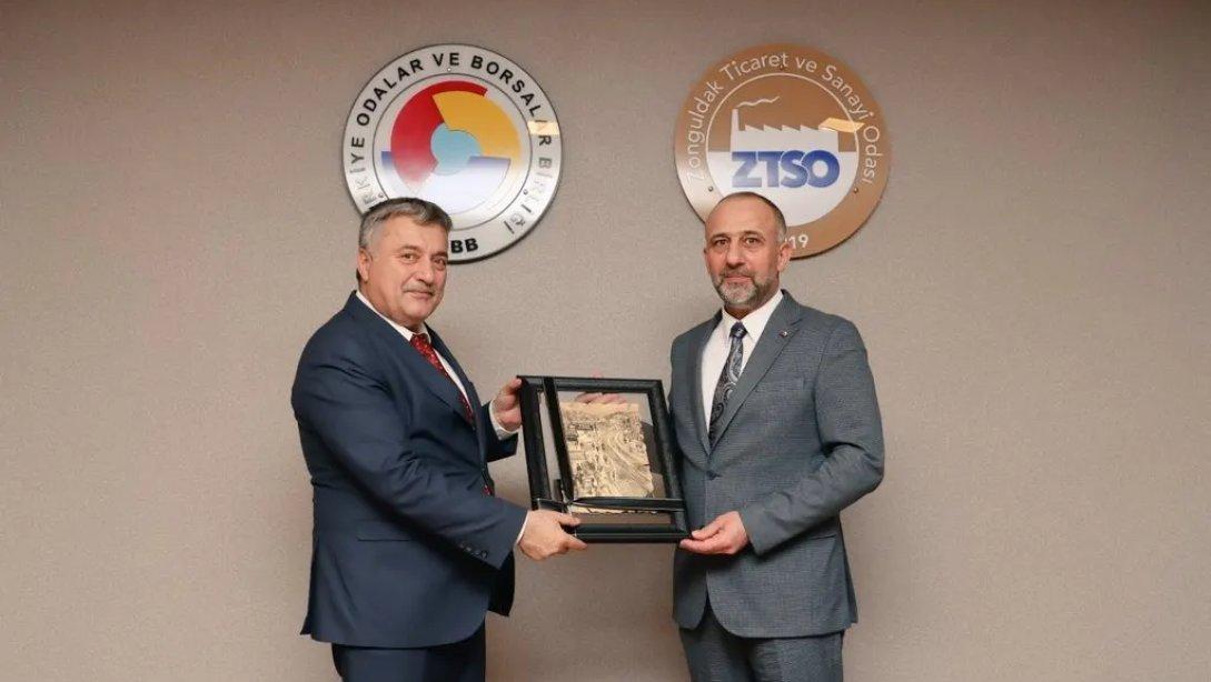 İl Milli Eğitim Müdürümüz Sayın Osman Bozkan, Zonguldak Ticaret ve Sanayi Odası Yönetim Kurulu Başkanı Sayın Metin Demir'e iadeiziyarette bulundular