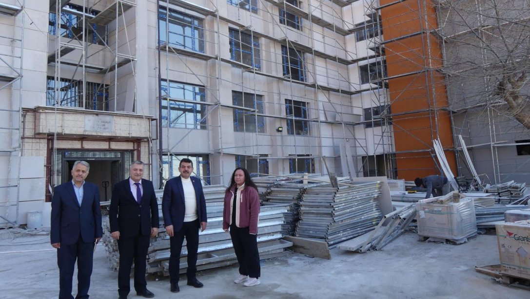 Zonguldak Milletvekilimiz Sayın Muammer Avcı ve İl Milli Eğitim Müdürümüz Sayın Osman Bozkan, Onarım Çalışmaları Devam Eden Zonguldak Anadolu İmam Hatip Lisesini Yerinde İnceledi