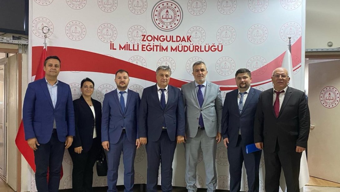 Türkiye Beyaz Ay Derneği Zonguldak Şubesi Kurucu Başkanı Bünyamin Altundal ve Dernek Üyeleri İl Millî Eğitim Müdürümüz Sayın Osman Bozkan'a Ziyaretleri