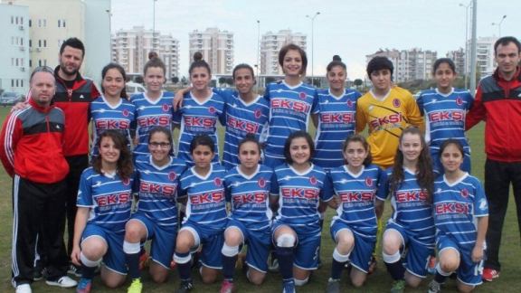  Karadeniz Ereğli Merkez Anadolu Lisesi Kız Fubol Takımı Türkiye İkincisi
