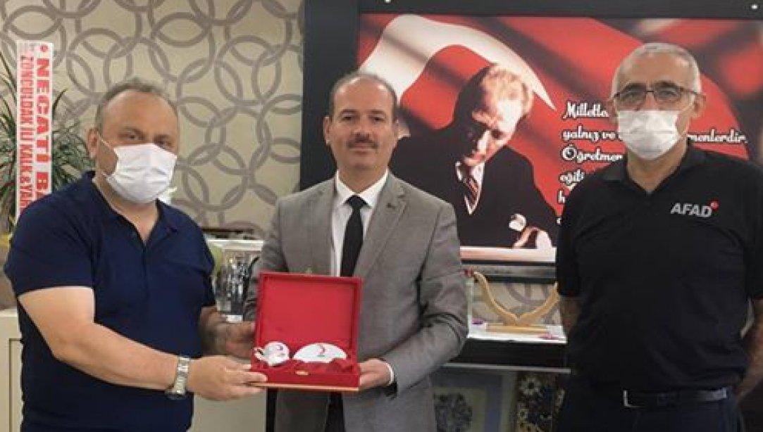 AFAD İl Müdürü Ahmet GÜNGÖR ve Kızılay Başkanı Mehmet Aydın ERGEÇ'ten İl Müdürümüz Sayın Ali TOSUN'a hoş geldiniz ziyareti