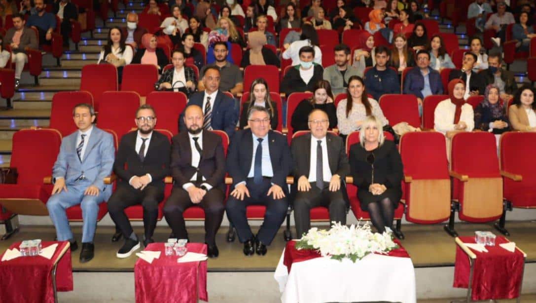 Valiliğimiz himayesinde ve Bülent Ecevit Üniversitesi işbirliğinde, Rehberlik Öğretmenlerimize yönelik gerçekleştirilen 