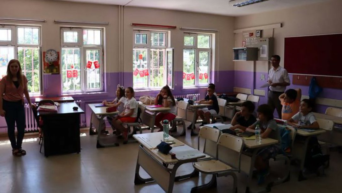 Zonguldak Fener İlkokulu  Matematik ve İngilizce öğretiminde eğlenceli ve günlük yaşamla ilişkili etkinlikler içeren Yaz Okullarımızda eğitimlerimiz başladı.