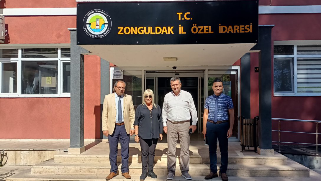 Zonguldak İl Özel İdaresi Genel Sekreteri Ahmet KARAYILMAZ'ı ziyaret eden İl Milli Müdürümüz Züleyha ALDOĞAN, İlimiz genelindeki inşaat, onarım ve yeni eğitim yatırımları üzerine yapılan çalışmaları birlikte değerlendirdiler.