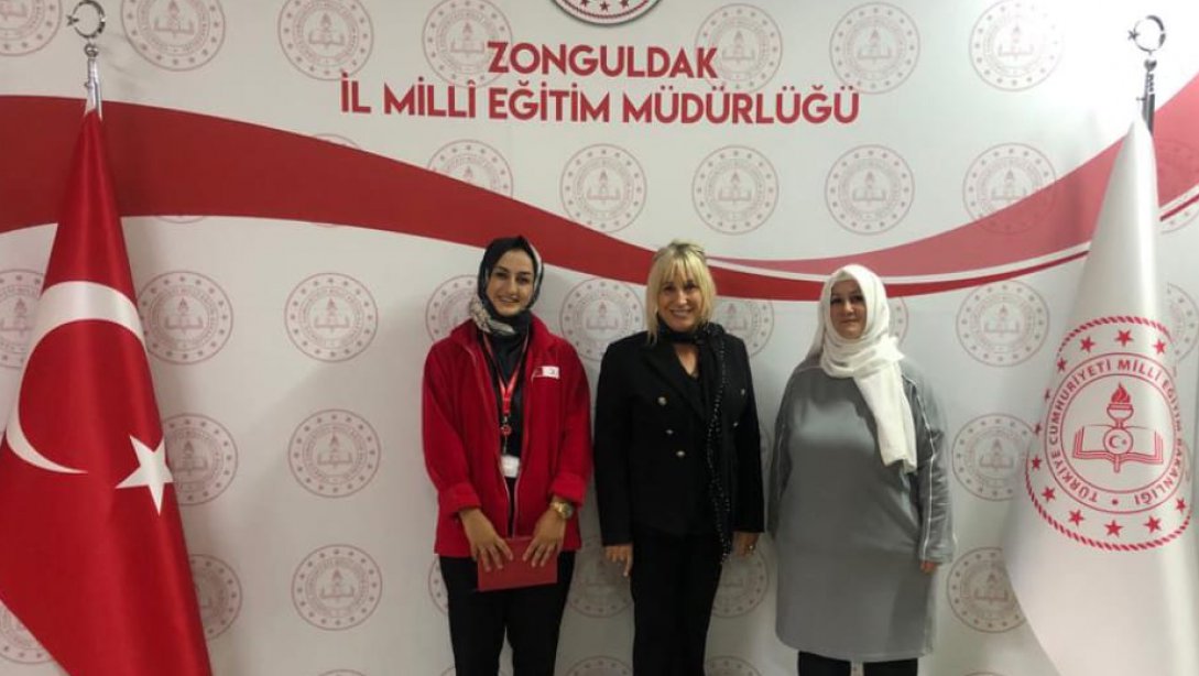 Türk Kızılay Zonguldak Toplum Merkezi Yöneticisi Sevgi ASLAN; Kızılay Toplum Merkezi ile iş birliği kapsamında yapılacak etkinlikleri değerlendirmek adına İl Millî Eğitim Müdürümüz Züleyha ALDOĞAN'ı ziyaret etti.
