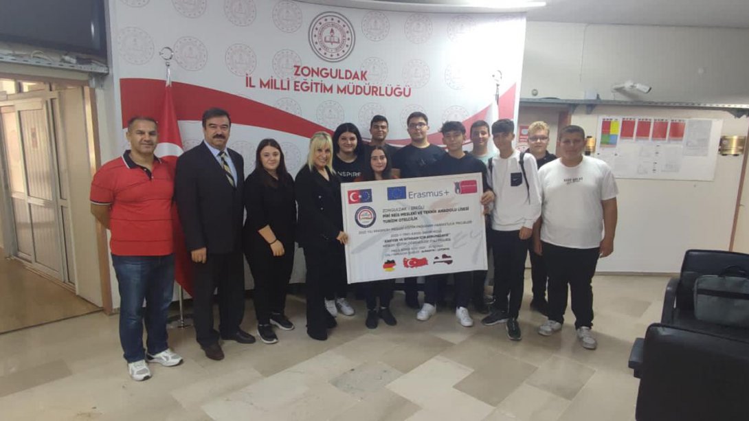 Zonguldak Ereğli Piri Reis Mesleki ve Teknik Anadolu Lisesi-Turizm Otelcilik Okulu öğrencileri, İl Millî Eğitim Müdürümüz Züleyha ALDOĞAN'ı ziyaret etti.