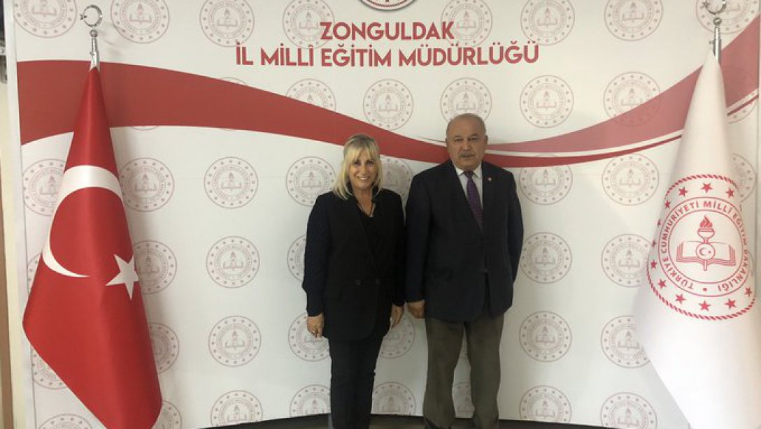 Zonguldak Şehit Aileleri Sosyal Yardımlaşma ve Dayanışma Derneği Başkanı Mustafa YORULMAZ İl Millî Eğitim Müdürümüz Züleyha ALDOĞAN'ı ziyaret etti. 