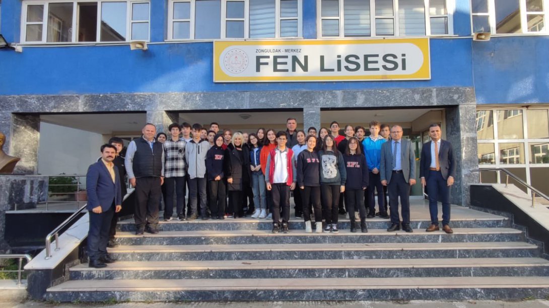 İl Milli Eğitim Müdürümüz Züleyha ALDOĞAN Zonguldak Fen Lisesi'ni ziyaret ederek öğrencilerimizin dersliklerine konuk oldu.