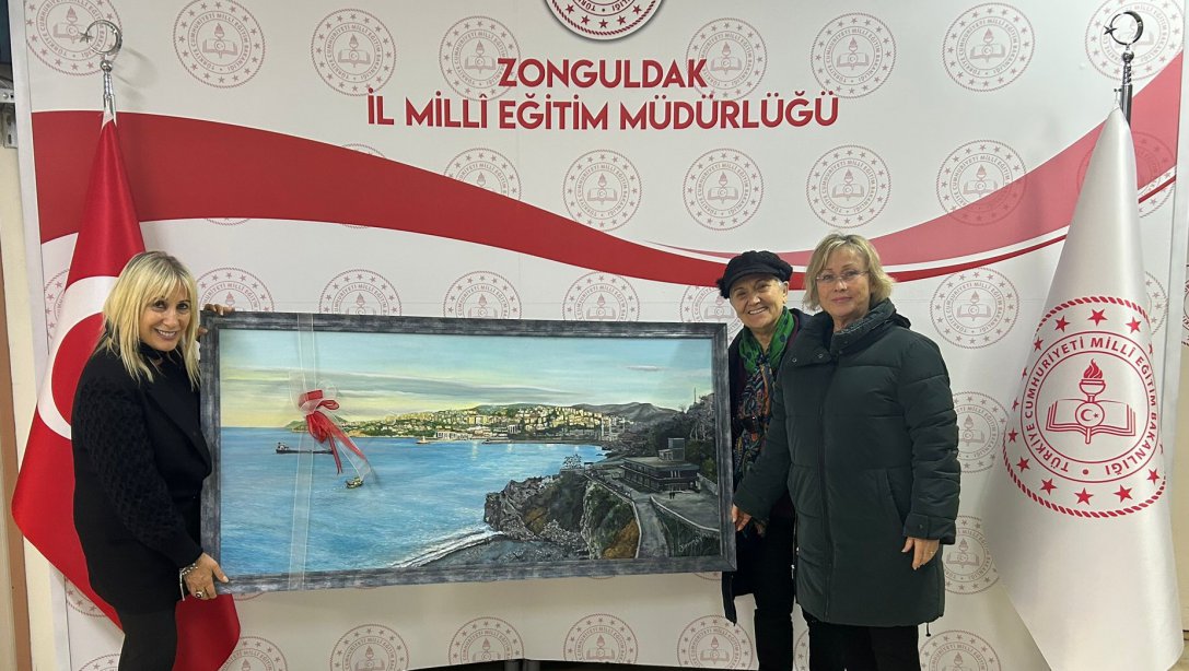 Emekli Sınıf Öğretmeni Keriman PAPİLA ve Ressam Gülden IŞIK  İl Milli Eğitim Müdürümüz Züleyha ALDOĞAN'ı ziyaret ederek  eserlerini paylaştılar.