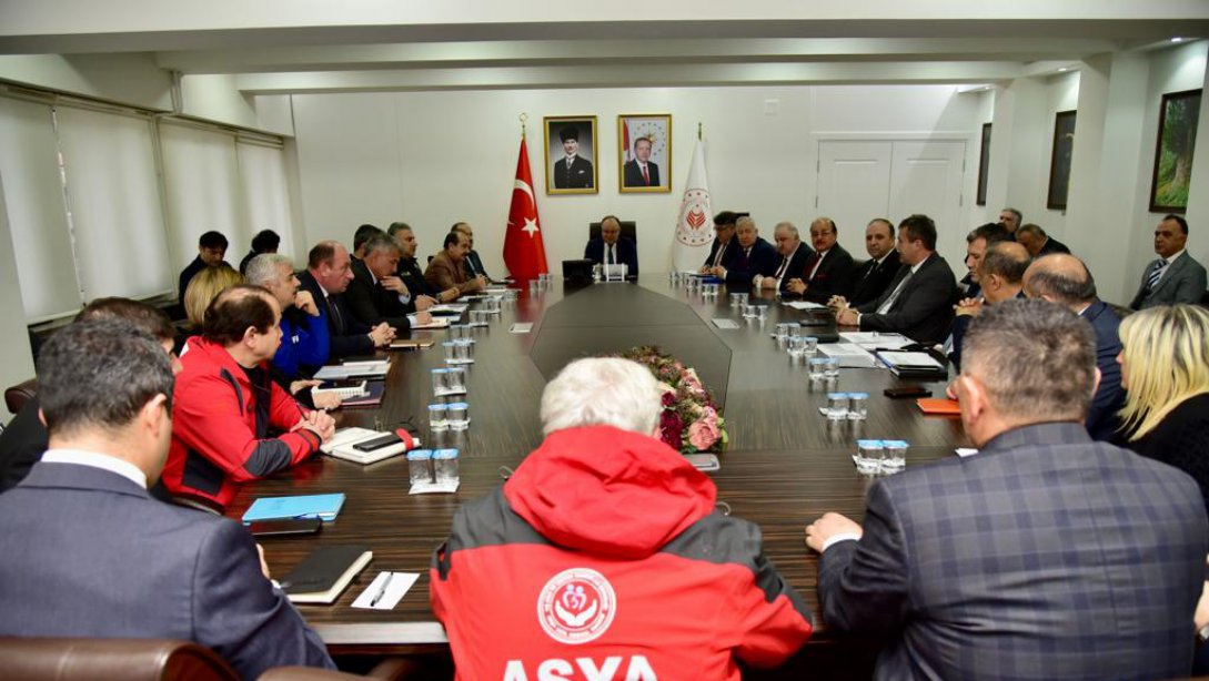 Valimiz Sn Mustafa TUTULMAZ başkanlığında İl  Müdürümüz Züleyha ALDOĞAN ve ilgili birimlerin katılımıyla toplantı yapıldı.