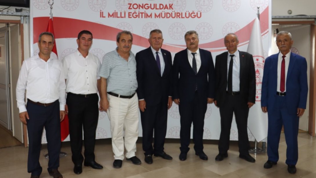 Zonguldak Muhtarlar Derneği Başkanı Şerafettin Nas ve dernek üyeleri, İl Milli Eğitim Müdürümüz Sn. Osman Bozkan'ı Ziyareti