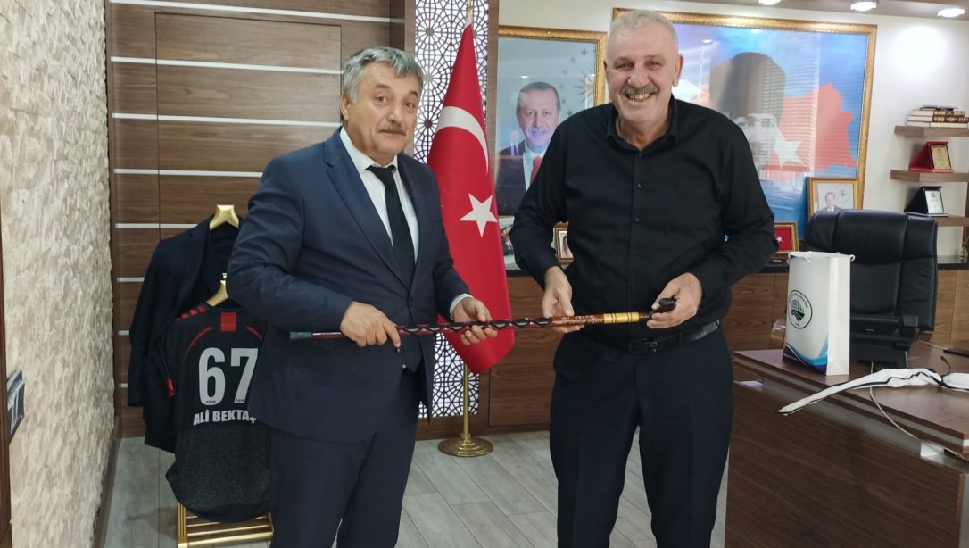 İl Millî Eğitim Müdürümüz Sayın Osman BOZKAN, Kozlu Belediye Başkanı Sayın Ali BEKTAŞ'ı ziyaret etti