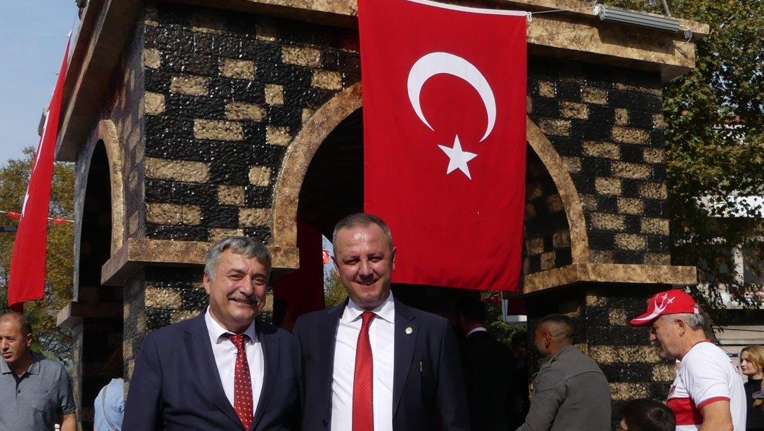 Zonguldak Belediyesi Tarafından Yaptırılan Saat Kulesi'nin Açılışı, İl Millî Eğitim Müdürümüz Sayın Osman BOZKAN'ın Katılımlarıyla Gerçekleşti