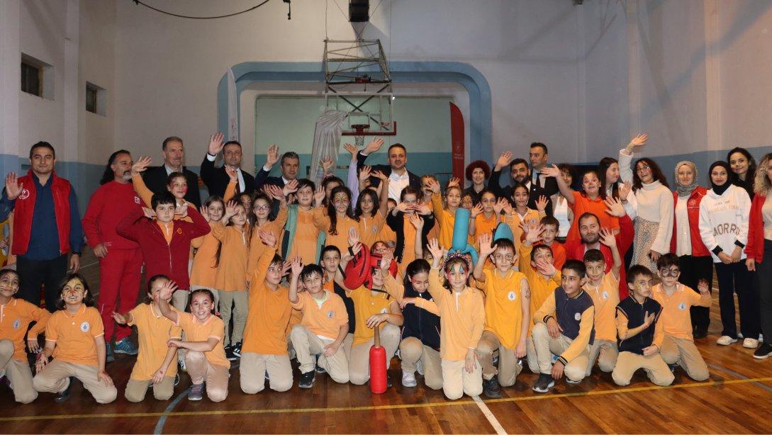 Gençlik ve Spor Bakan Yardımcısı Sayın Dr. Enes EMİNOĞLU, Zonguldak MTAL'yi ziyaret ederek okulumuzun salonunda spor yapan öğrencilerimizin heyecanına ortak oldu