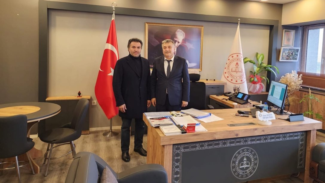 Kdz.Ereğli Sivaslılar Derneği Başkanı Ali Toprak, İl Millî Eğitim Müdürümüz Sayın Osman Bozkan'a Nezaket Ziyaretinde Bulundu