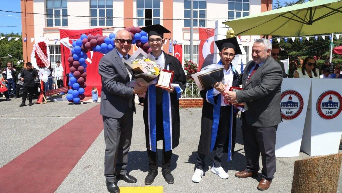 Zonguldak Mesleki ve Teknik Anadolu Lisesi 2024 Yılı Mezuniyet Töreniyle Öğrencilerini Hayata Uğurladı