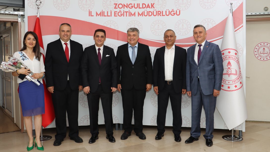 TEÇ-SEN Genel Başkanı Sayın Ümit Demirel ve Yönetim Kurulu Üyeleri, İl Millî Eğitim Müdürümüz Sayın Osman Bozkan'a Nezaket Ziyaretinde Bulundular