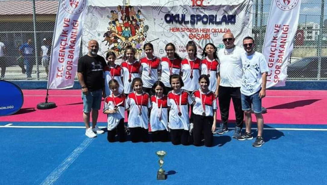 Okul Sporları Hokey Türkiye Kupası Müsabakalarında Zonguldak Gazi Mustafa Kemal Ortaokulu Hokey Takımımız Türkiye Dördüncüsü Olmuştur