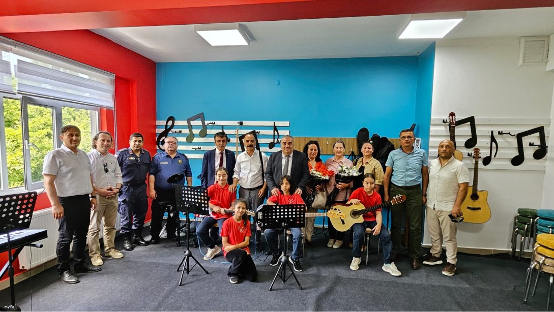 İl Millî Eğitim Şube Müdürümüz Sayın Volkan Atılgan, Esenköy 15 Temmuz Ortaokulunda Gerçekleştirilen Müzik Atölyesi Açılışına Katıldı