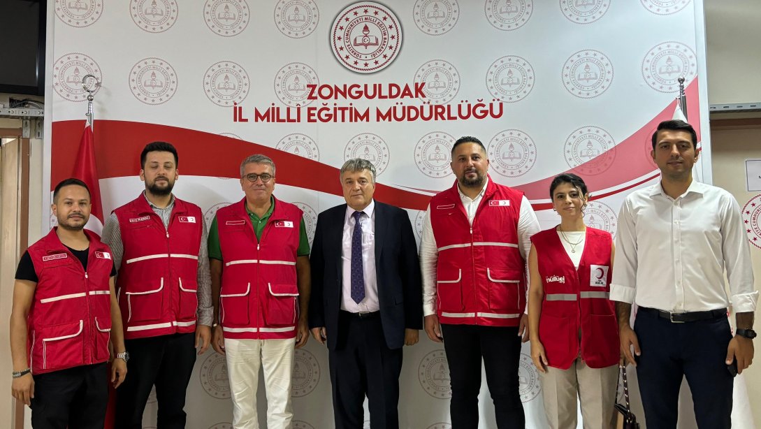 Türk Kızılayı Zonguldak Şube Başkanı Kürşat Yağız ve yönetim kurulu üyelerinden İl Millî Eğitim Müdürümüz Sayın Osman Bozkan'a Ziyaret