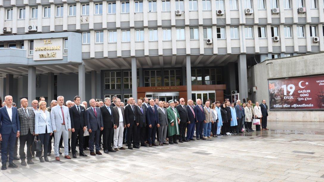 İl Millî Eğitim Müdürümüz Sayın Osman Bozkan, Ahilik Haftası Münasebetiyle Gerçekleştirilen Çelenk Sunma Törenine Katıldı