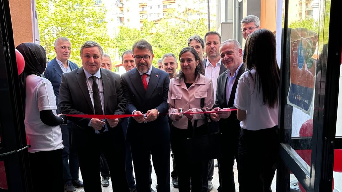 TÜBİTAK 4006 Bilim Fuarı Açılışı
